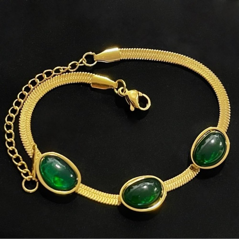 ✨18K Gold Plated Bracelet with Green Gem✨